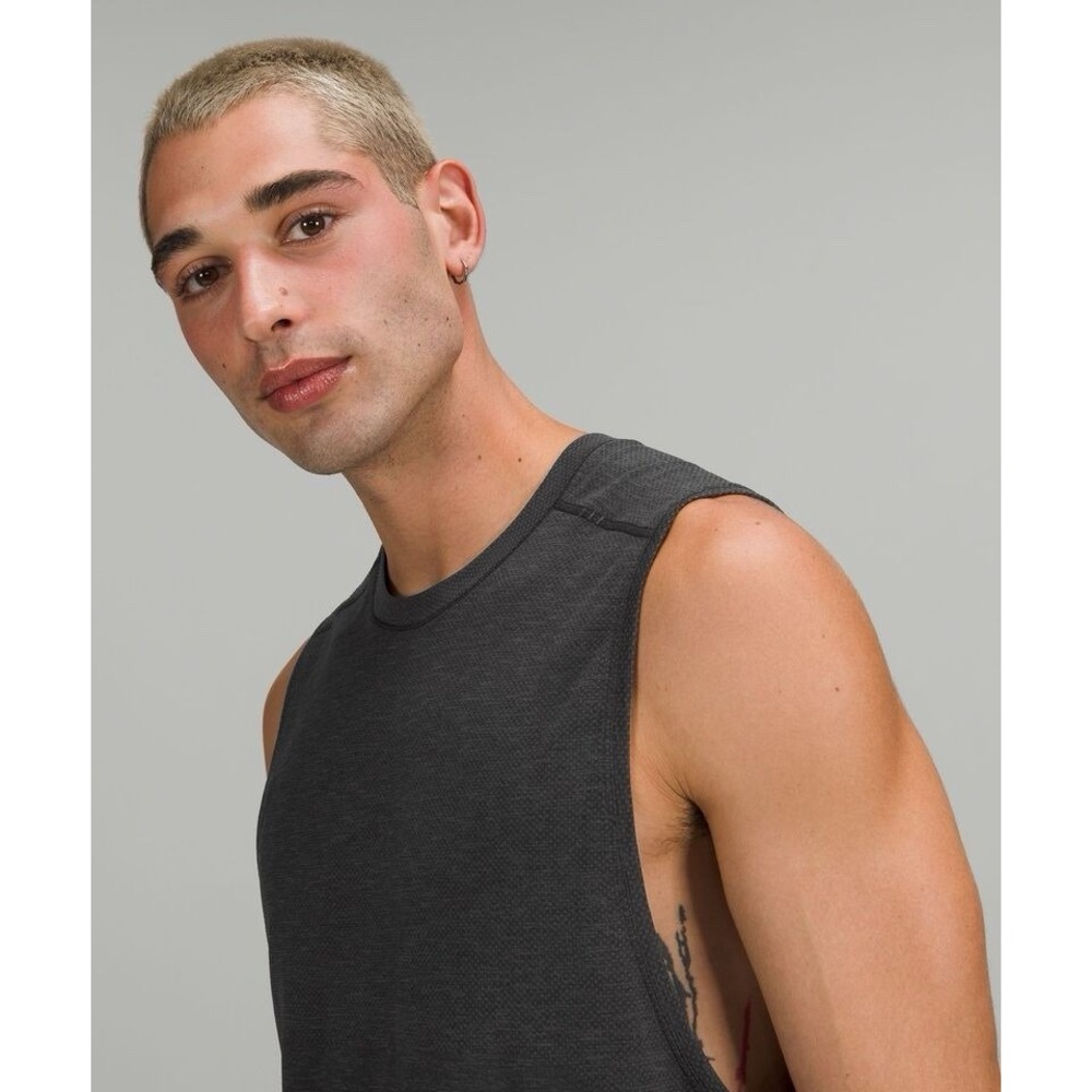 Lululemon Metal Vent Tech Sleeveless Shirt Tank Top Deep Coal Black Men